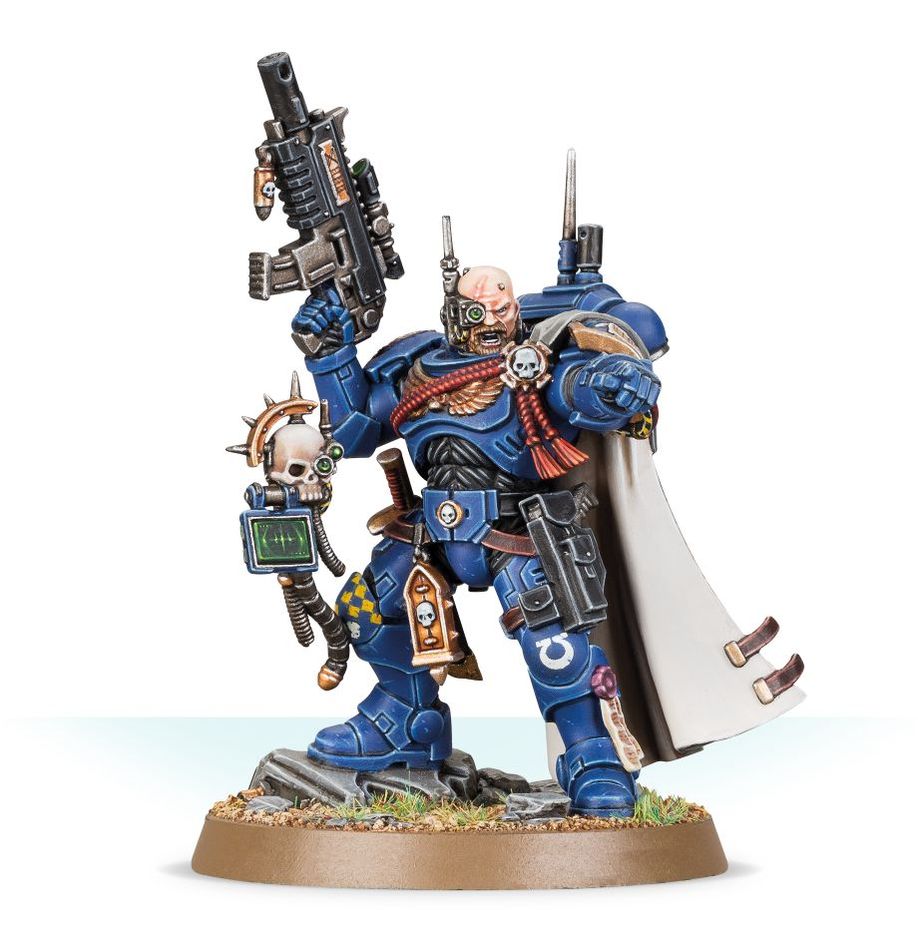 Space Marines: Captain in Phobos Armour | Warhammer 40,000 (40k)